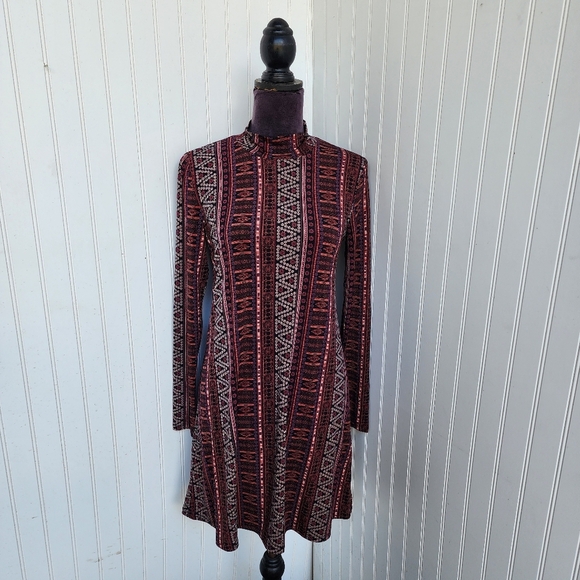 BCBG Dress Large Short RED Geometric A-Line Long Sleeve Pullover Stretch Sz S - Picture 1 of 12